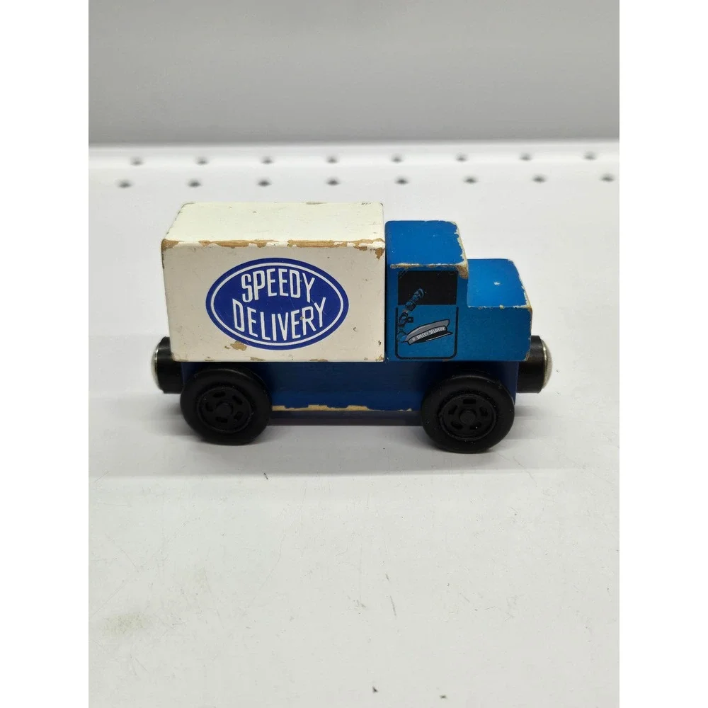 Mr Rogers Wooden Railway Speedy Delivery‎ Truck 2004 Magnet Train Car Vehicle